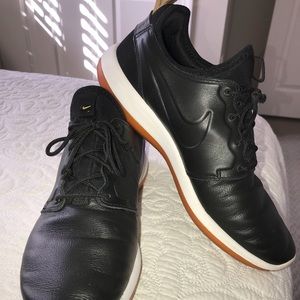 Nike Roshe leather trimmed shoes